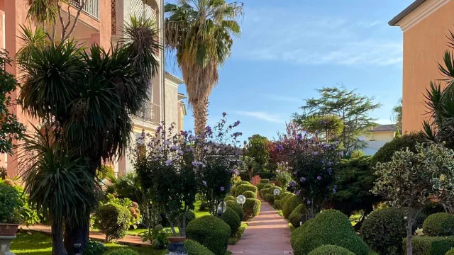 casa-andrea-garden-horizontal